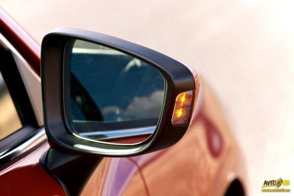 Красная жара: тест-драйв Mazda 6